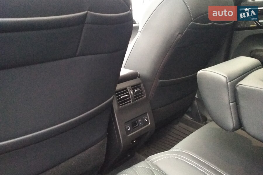 Mitsubishi Outlander - фото 26