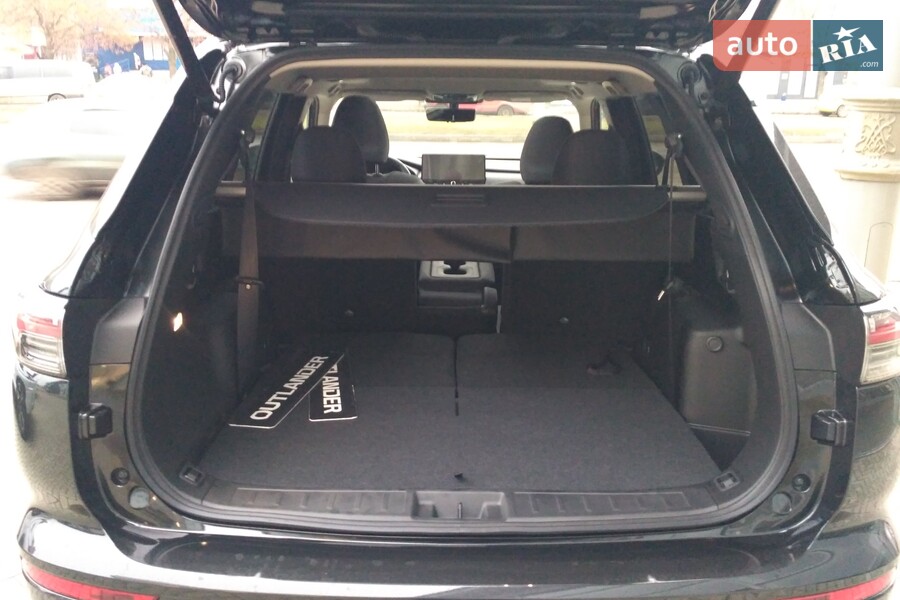 Mitsubishi Outlander - фото 13