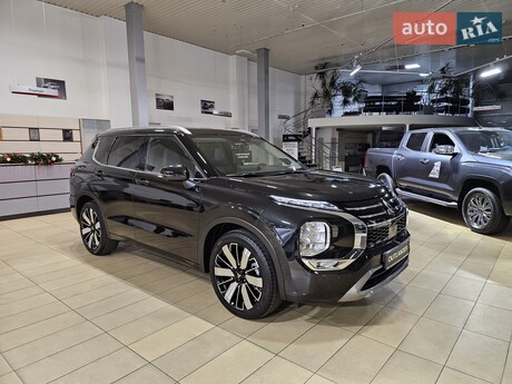 Mitsubishi Outlander 2025