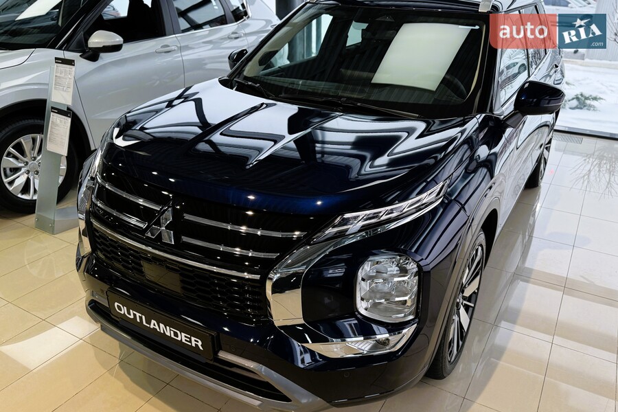 Mitsubishi Outlander - фото 4