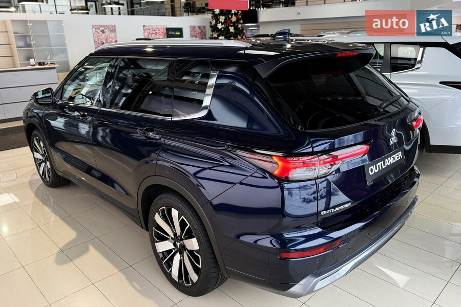 Mitsubishi Outlander - фото 5