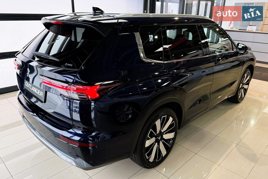 Mitsubishi Outlander - фото 7