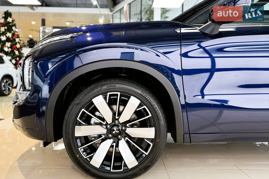 Mitsubishi Outlander - фото 9