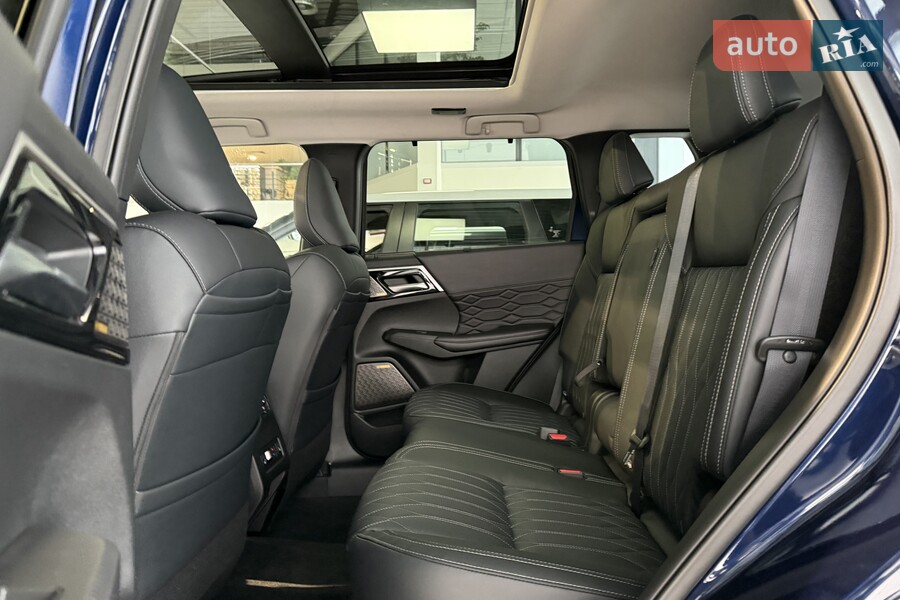 Mitsubishi Outlander - фото 14