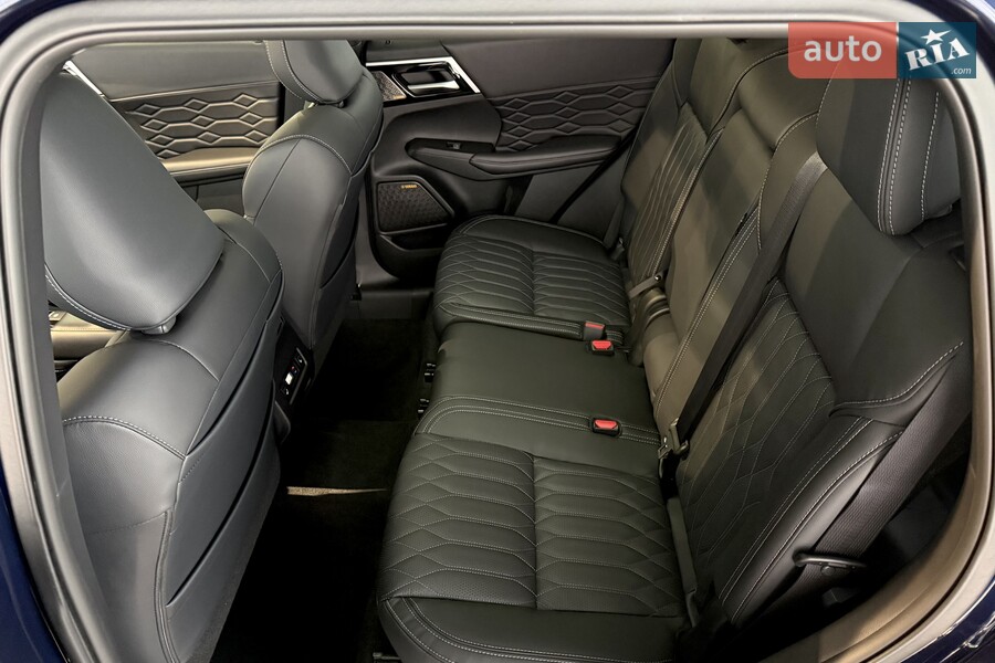 Mitsubishi Outlander - фото 15