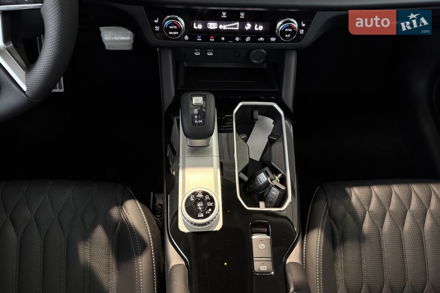 Mitsubishi Outlander - фото 16