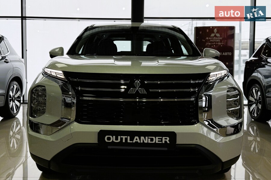 Mitsubishi Outlander - фото 3