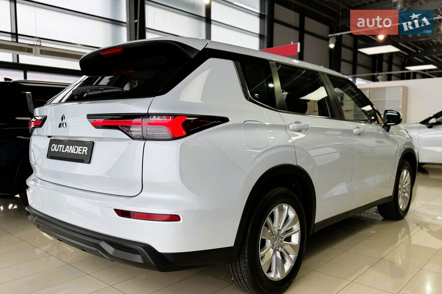Mitsubishi Outlander - фото 5
