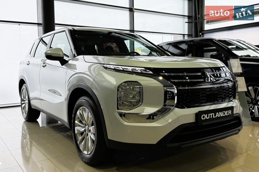Mitsubishi Outlander - фото 1