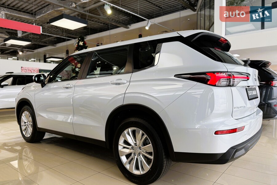Mitsubishi Outlander - фото 6
