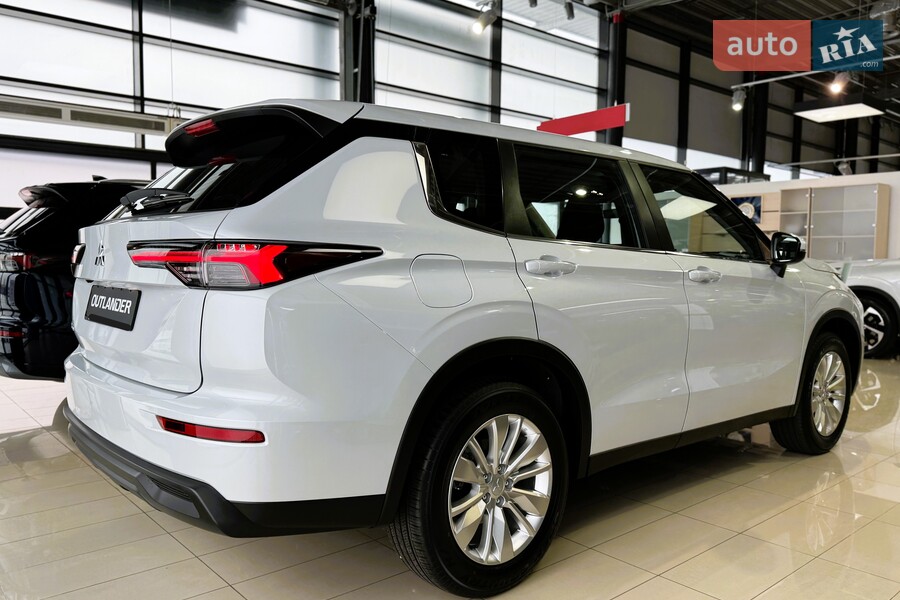 Mitsubishi Outlander - фото 7