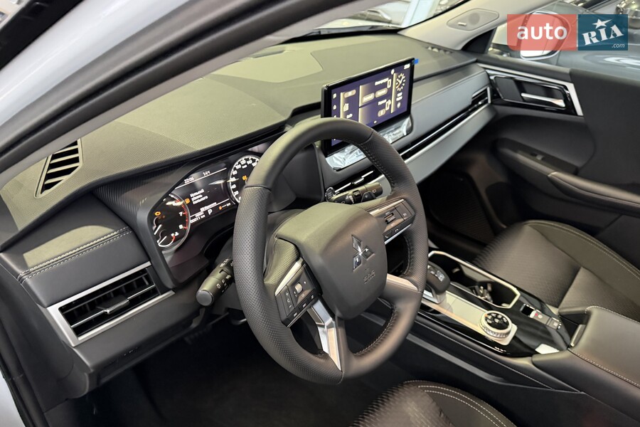 Mitsubishi Outlander - фото 13