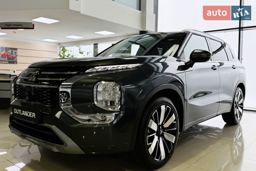 Mitsubishi Outlander - фото 1