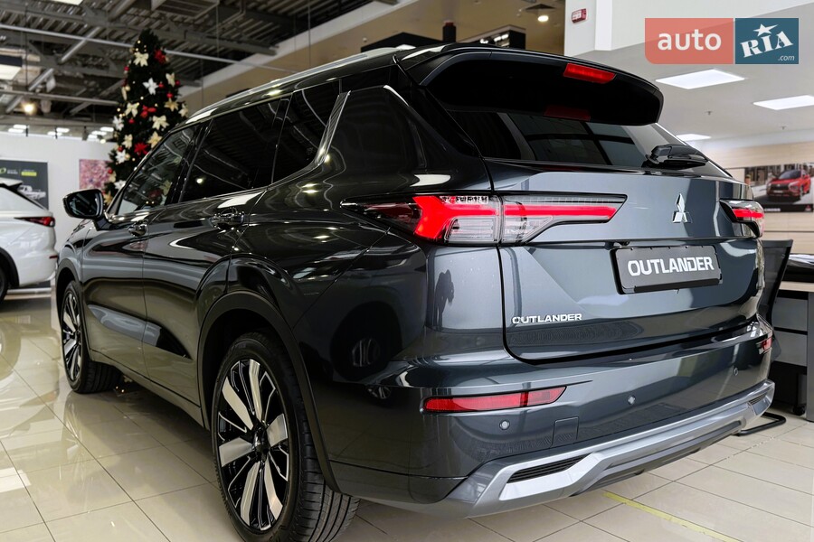 Mitsubishi Outlander - фото 7