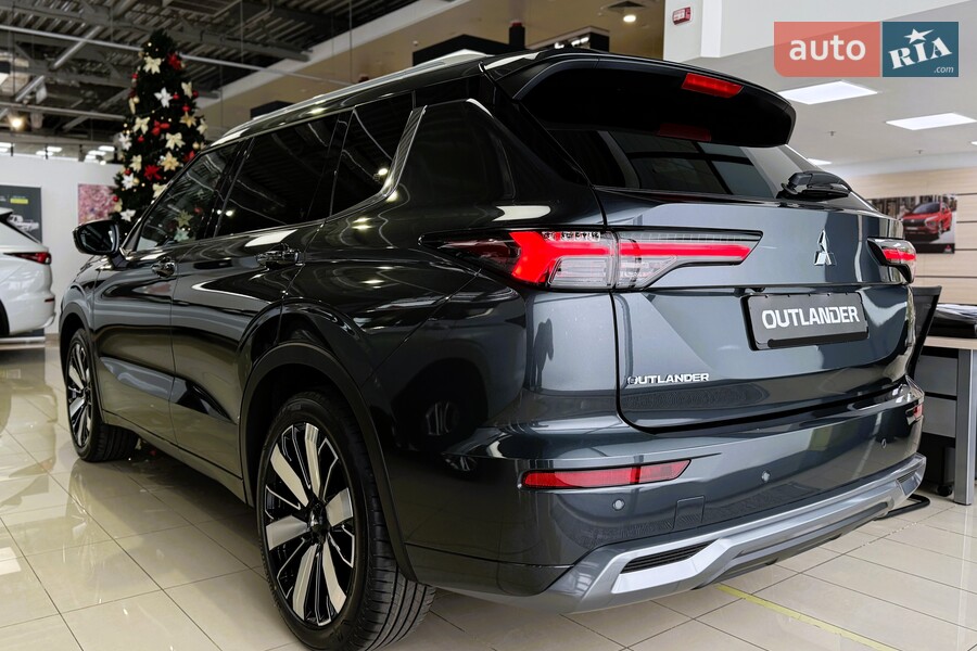 Mitsubishi Outlander - фото 6