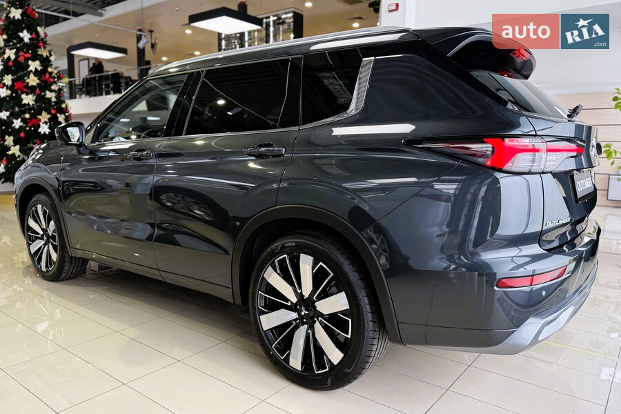Mitsubishi Outlander - фото 5