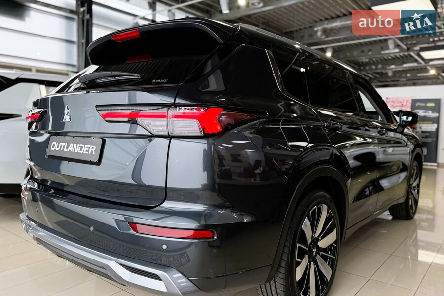 Mitsubishi Outlander - фото 8