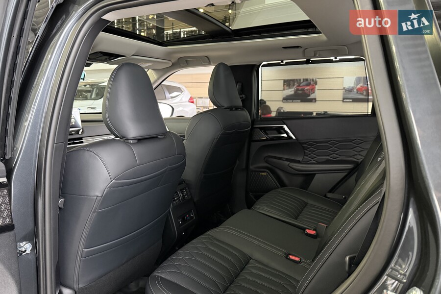 Mitsubishi Outlander - фото 15