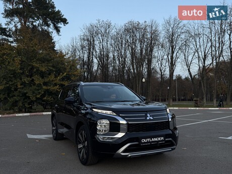 Mitsubishi Outlander 2025