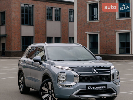 Mitsubishi Outlander 2025