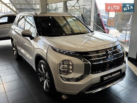 Mitsubishi Outlander 2025