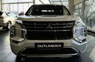 Mitsubishi Outlander - фото 1