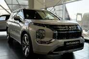 Mitsubishi Outlander - фото 2