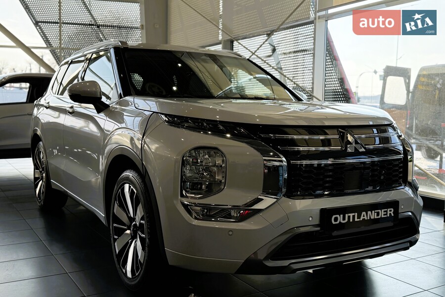 Mitsubishi Outlander - фото 2