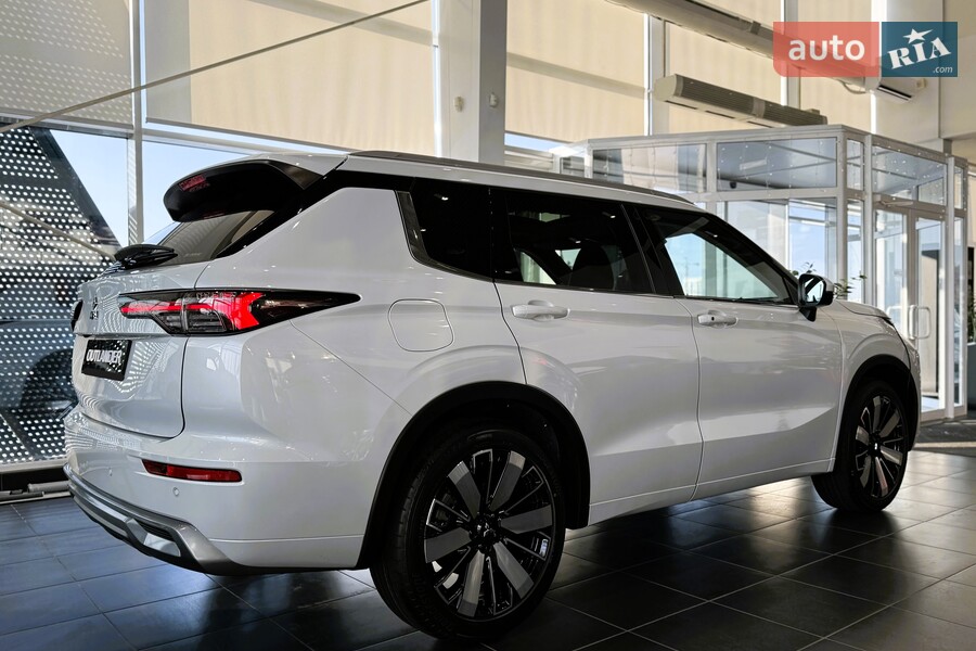 Mitsubishi Outlander - фото 6