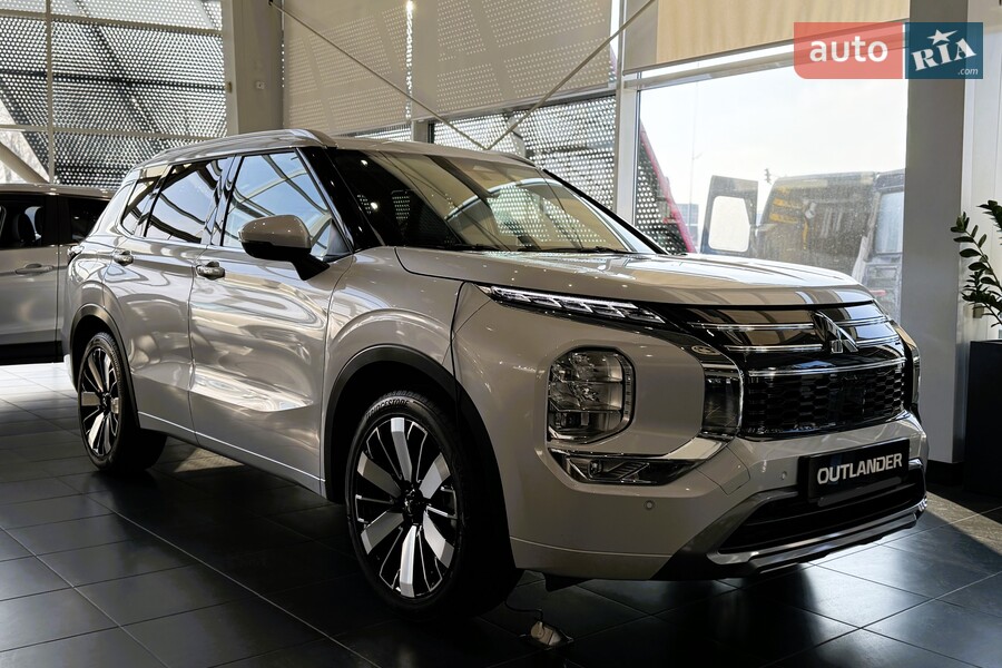 Mitsubishi Outlander - фото 3