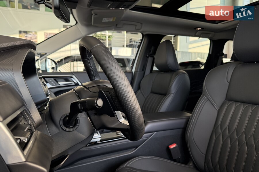 Mitsubishi Outlander - фото 12