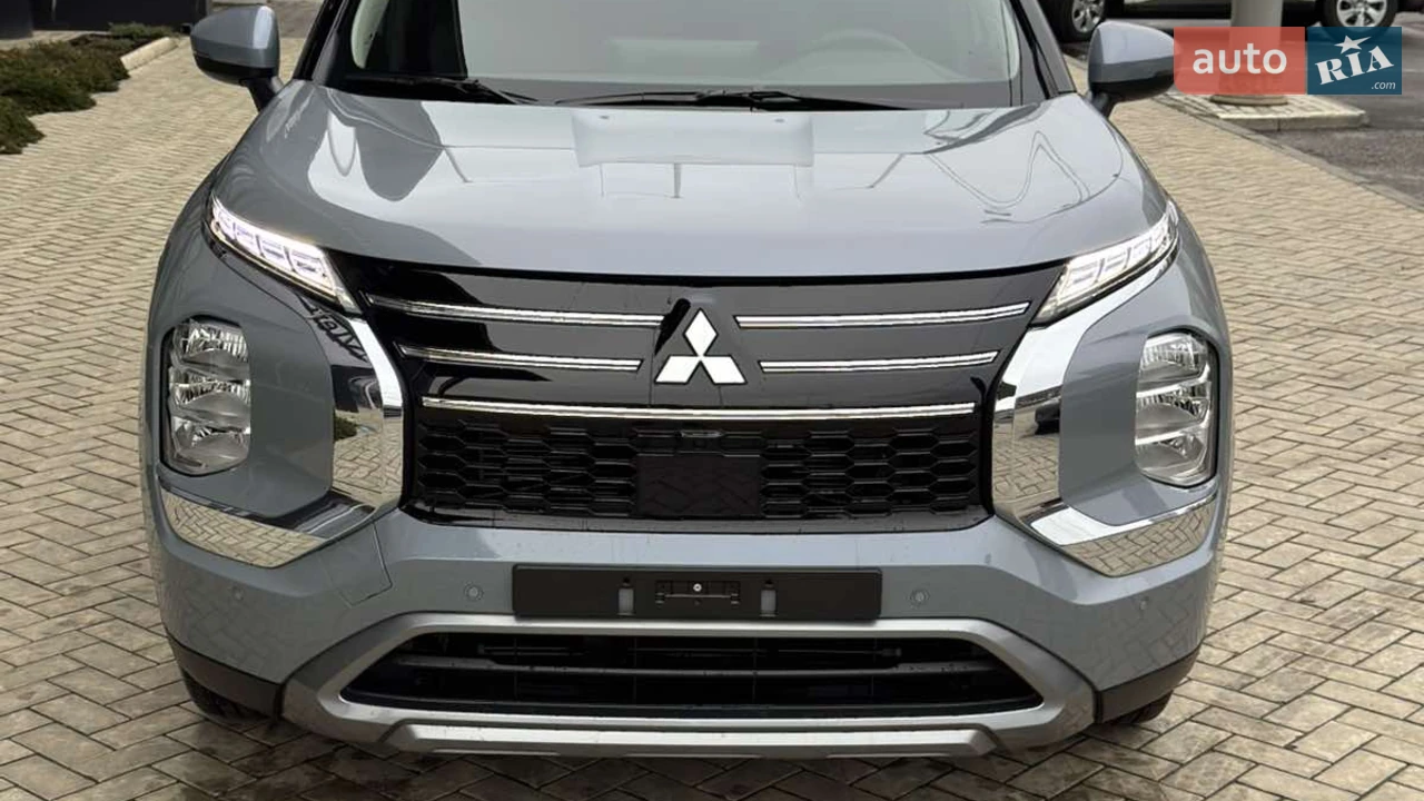 Mitsubishi-21