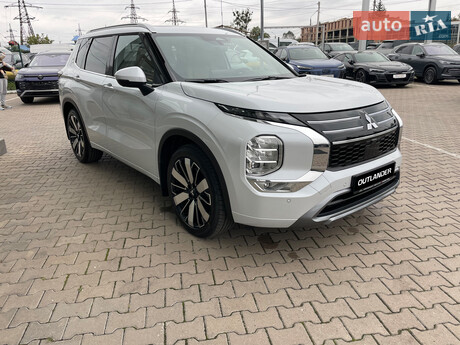 Mitsubishi Outlander 2025