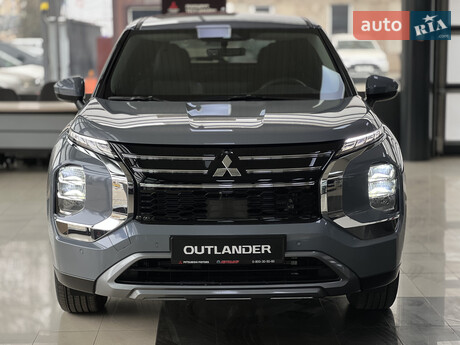 Mitsubishi Outlander 2025