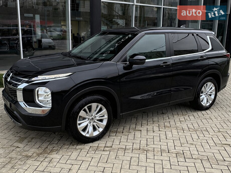 Mitsubishi Outlander 2025