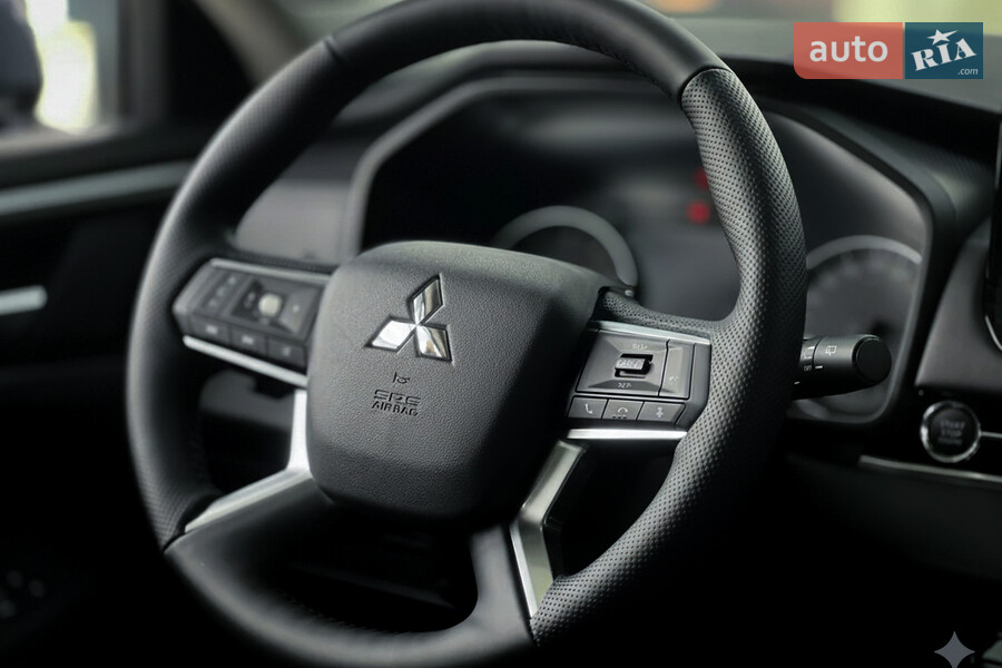 Mitsubishi Outlander - фото 4