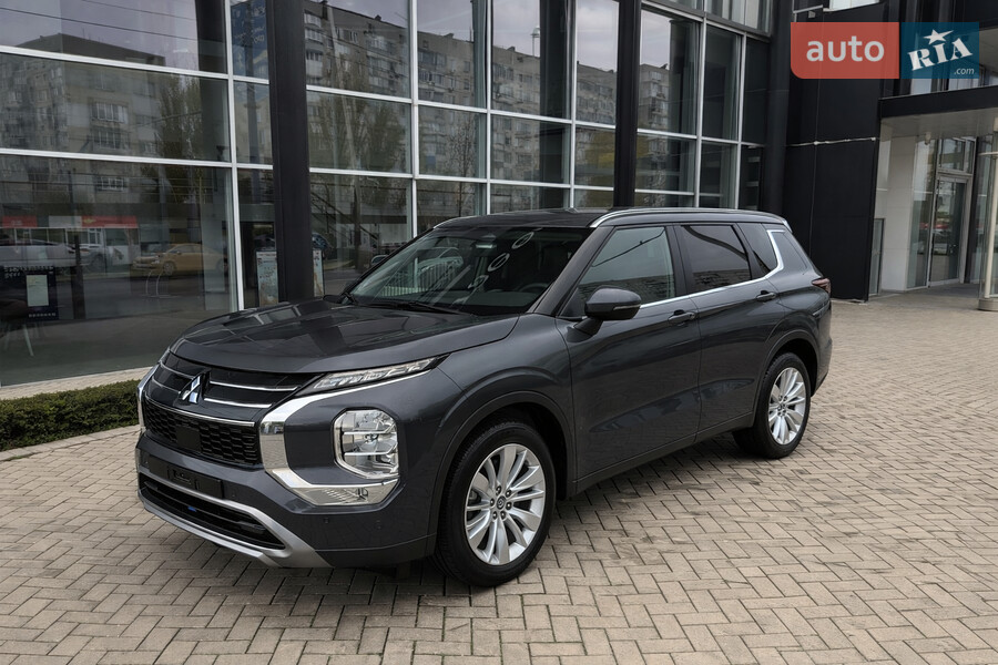 Mitsubishi Outlander - фото 1