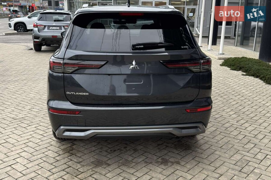 Mitsubishi Outlander - фото 11