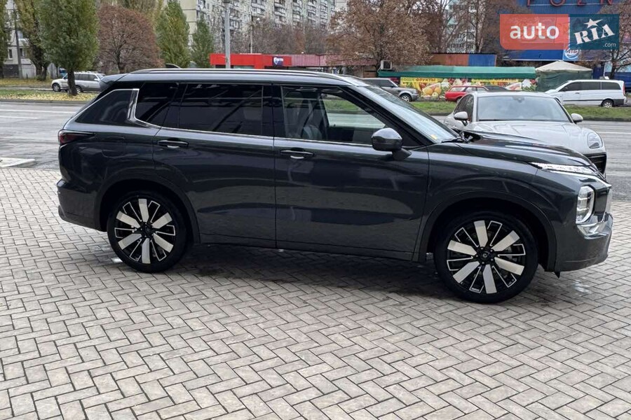 Mitsubishi Outlander - фото 7
