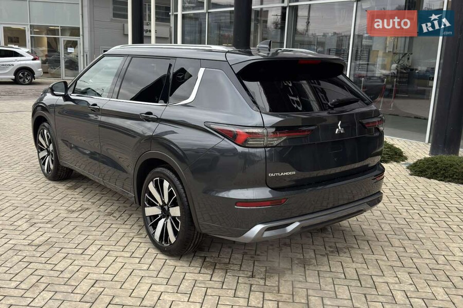 Mitsubishi Outlander - фото 13