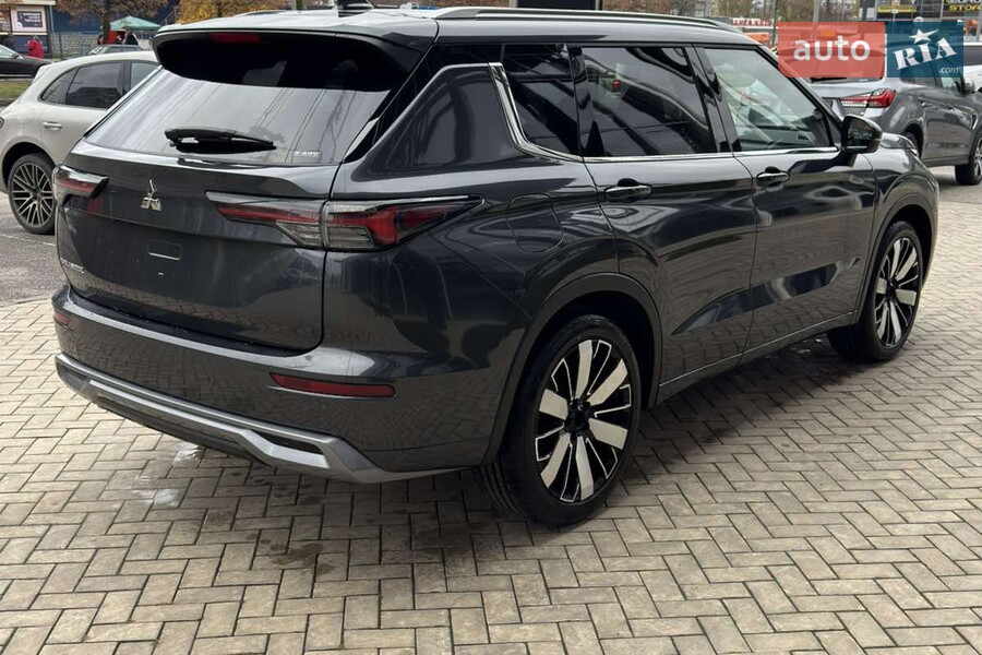 Mitsubishi Outlander - фото 9