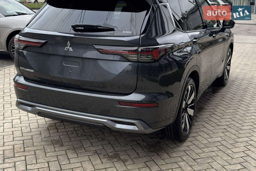 Mitsubishi Outlander - фото 10