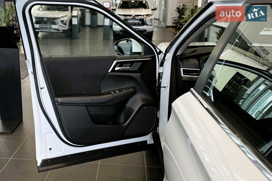 Mitsubishi Outlander - фото 11