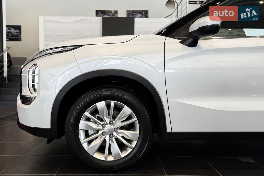 Mitsubishi Outlander - фото 7