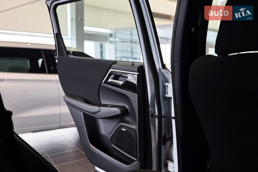 Mitsubishi Outlander - фото 19