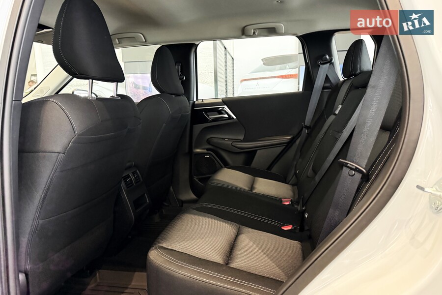 Mitsubishi Outlander - фото 15