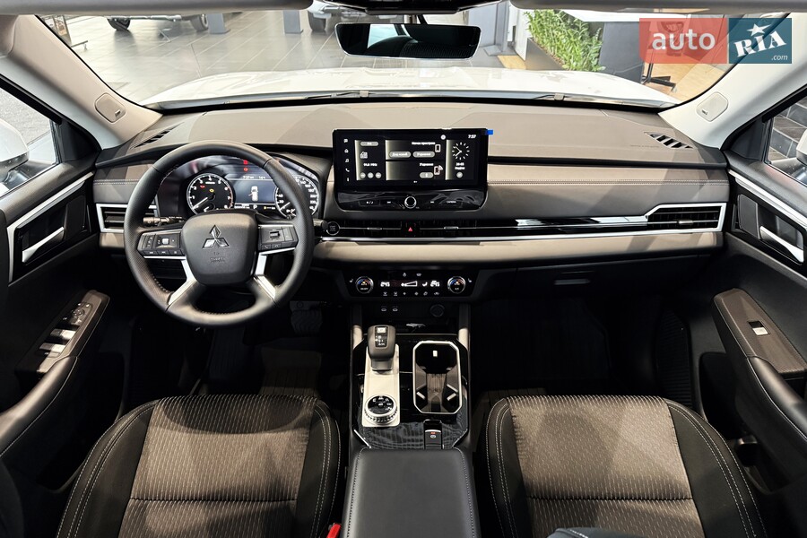 Mitsubishi Outlander - фото 16