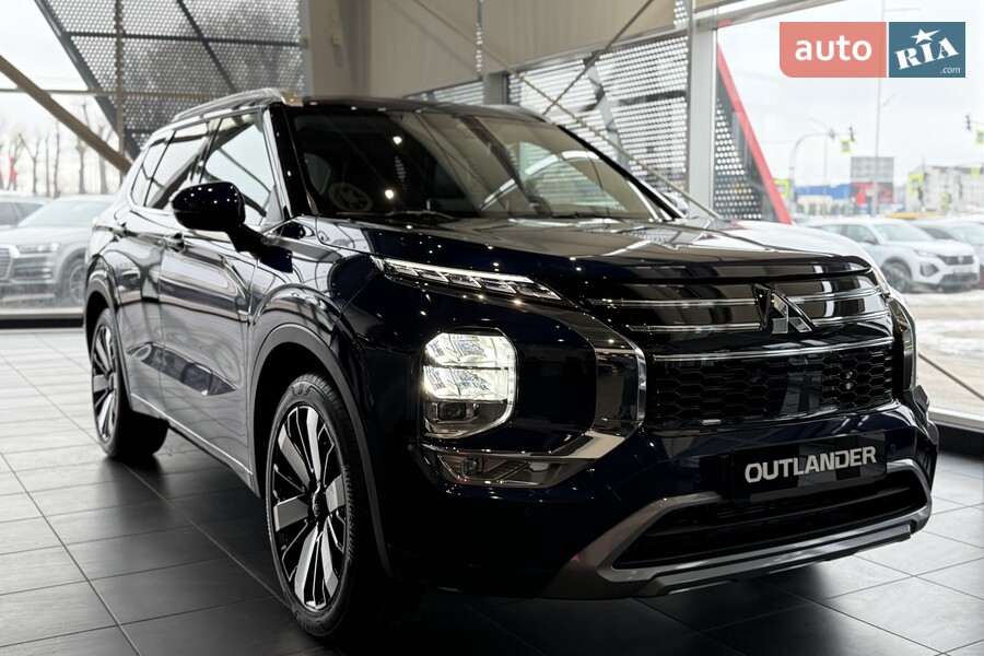 Mitsubishi Outlander - фото 1