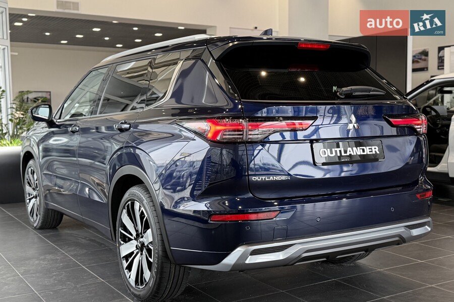 Mitsubishi Outlander - фото 7