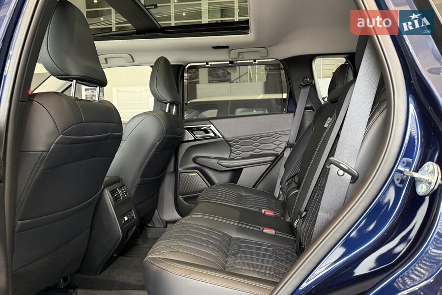 Mitsubishi Outlander - фото 22